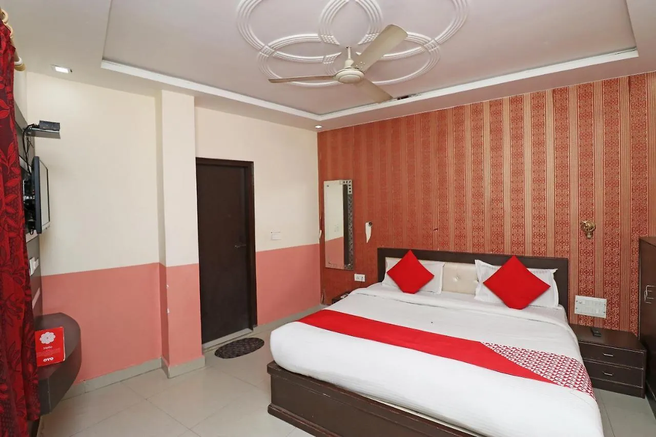Hotel Raj Paradise