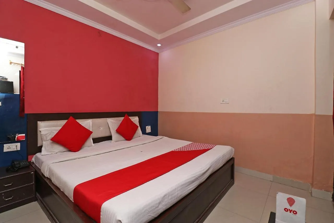 Hotel Raj Paradise  אגרה