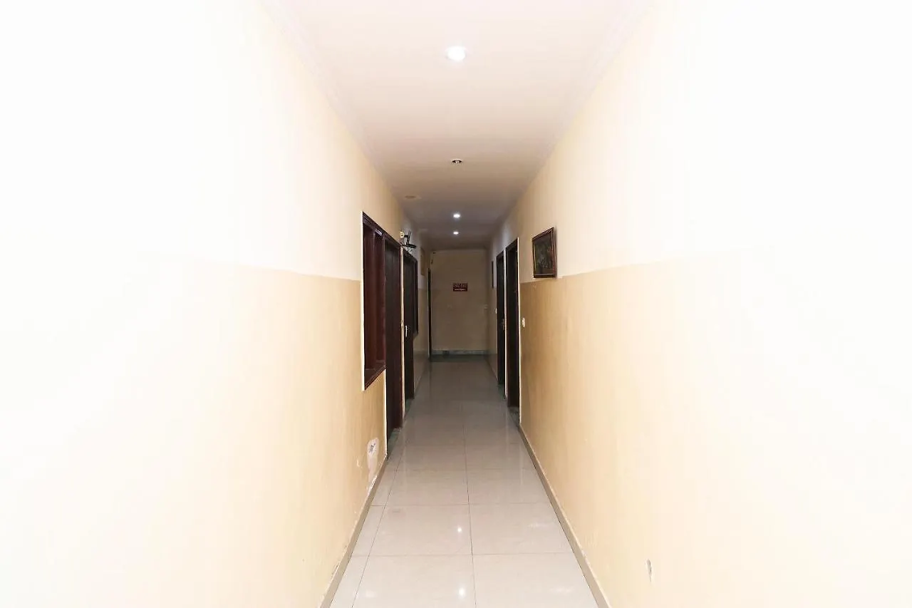 Hotel Raj Paradise הודו