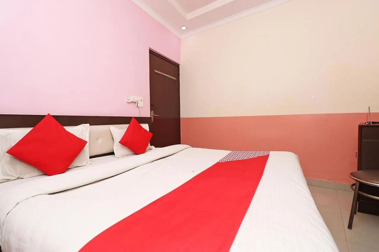***  Hotel Raj Paradise הודו