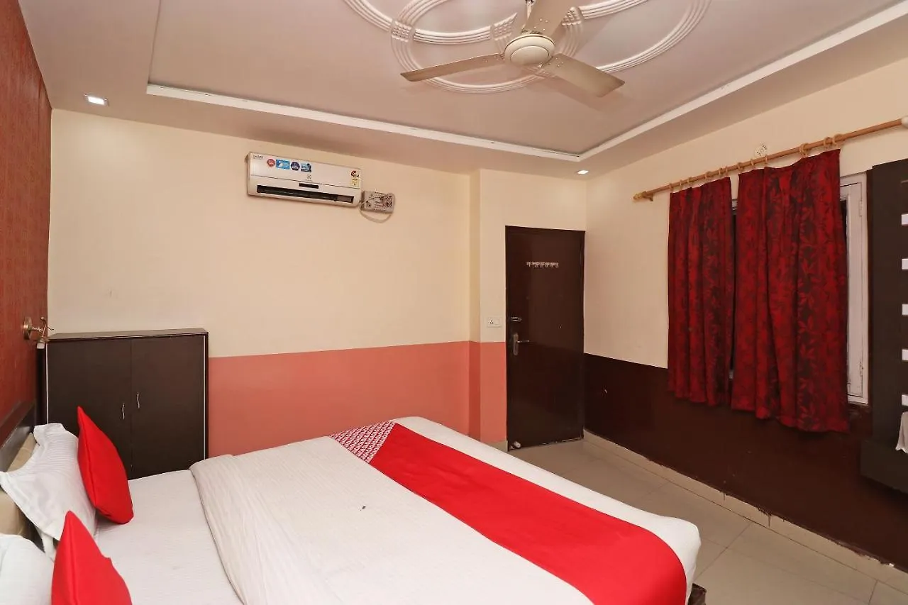 Hotel Raj Paradise