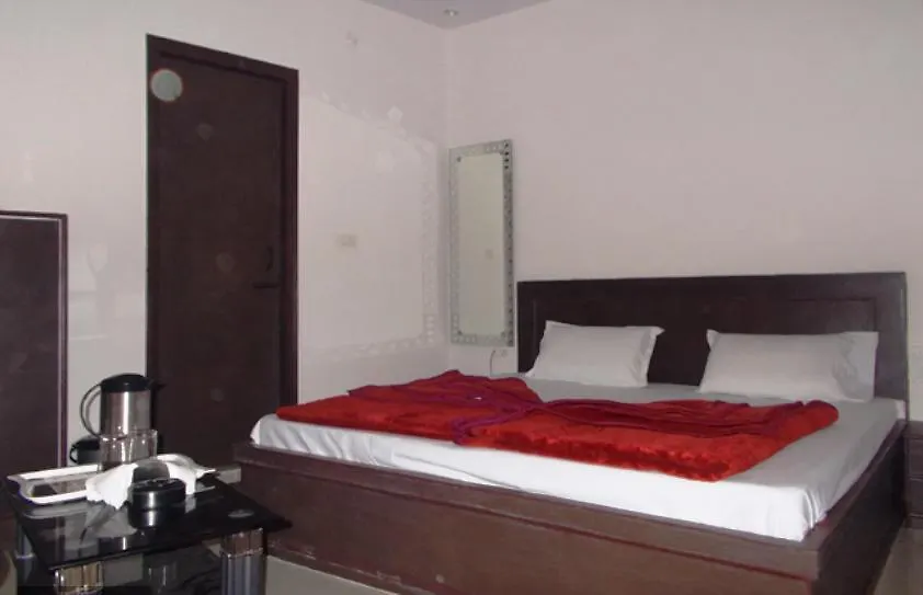 Hotel Raj Paradise