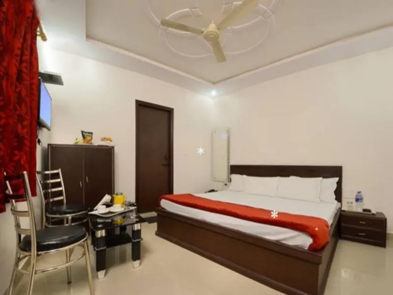 Hotel Raj Paradise