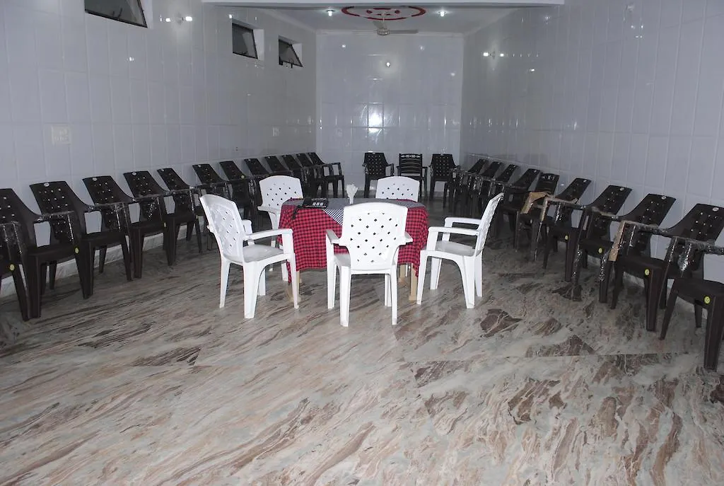 Hotel Raj Paradise הודו