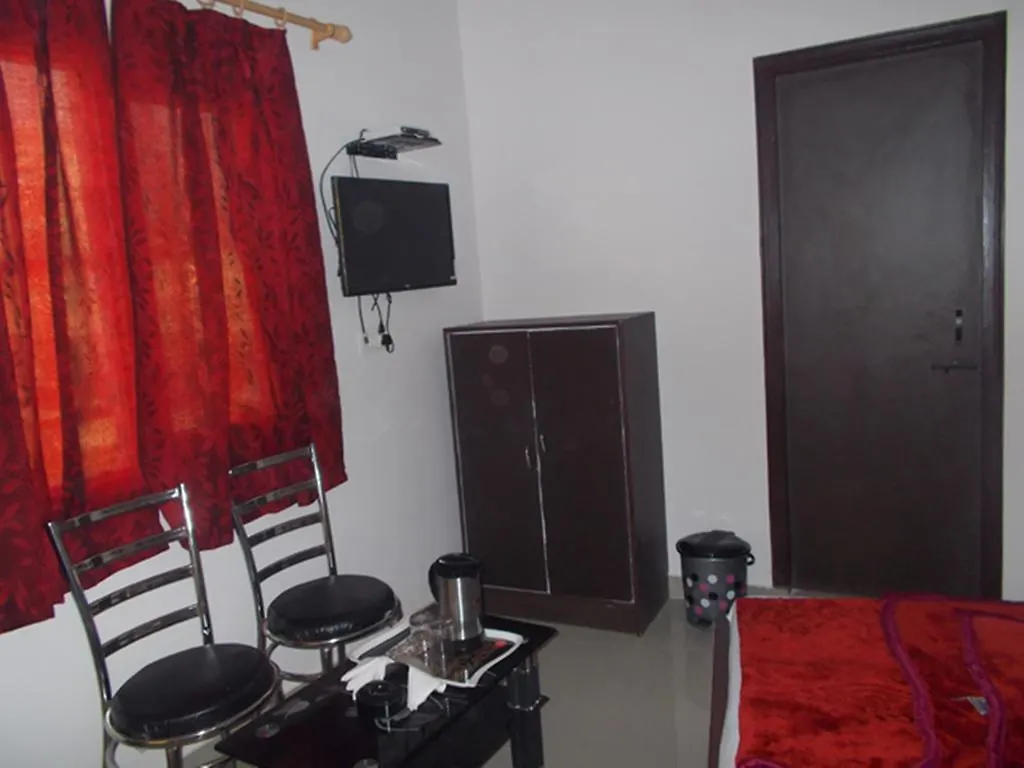 ***  Hotel Raj Paradise הודו